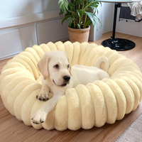 Grand coussin vertical de luxe pour animaux de compagnie en peluche lapin tapis de chat lavable doux avec lit pour chien rond de forme carrée solide pour l'été