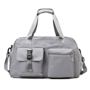 حقيبة سفر مقاومة للماء بسعة كبيرة للمغامرات الخارجية وعطلات نهاية الأسبوع بتصميم أنيق - Product Image 1