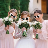 Lunettes de soleil pour enterrement de vie de jeune fille, décoration de fête de mariage, fournitures pour fête de fiançailles, cadeau pour la future mariée, demoiselle d'honneur, lunettes en forme de cœur