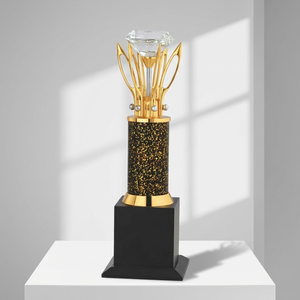 Trofeo Portátil de Metal Fundido a Presión con Parte Superior de Diamante, Base Dorada, Columna Negra Moteada, Impresión UV y Grabado Láser para Premios Deportivos - Product Image 1
