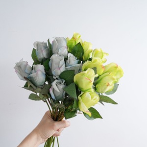 Bouquet de roses artificielles CallaFloral, violet clair, violet foncé, vert, fait main, décoration de mariage, décoration de la maison - Product Image 2