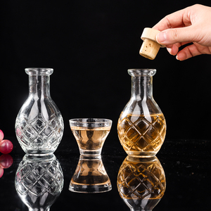 Ensemble de saké en verre <span class=keywords><strong>japonais</strong></span> de 120ml une <span class=keywords><strong>bouteille</strong></span> plus un motif de gravure en verre bouteilles en verre de saké avec dessus en liège - Product Image 2