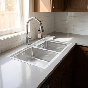 Fregadero de cocina de doble cubeta de acero inoxidable 304 de primera calidad, hecho a mano, para instalar bajo encimera, fácil de limpiar. - Product Image 1
