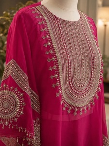 Kaftan en organza tendance avec broderie à la main et sous-robe assortie, tenue ethnique élégante de créateur pour femmes, vêtements de cérémonie traditionnels - Product Image 3