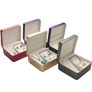 Étui de voyage pour bijoux, organiseur de bijoux en cuir de luxe, grand étui à bijoux pour femmes - Product Image 1