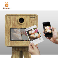 Mesin Foto Booth Vintage Kecil dengan Desain Baru Strip Kayu yang Kompatibel dengan Kamera