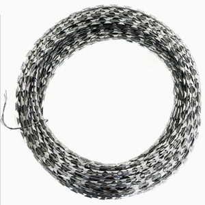 Rouleau <span class=keywords><strong>de</strong></span> <span class=keywords><strong>fil</strong></span> <span class=keywords><strong>de</strong></span> <span class=keywords><strong>fer</strong></span> <span class=keywords><strong>barbelé</strong></span> BTO-22 abordable et rentable avec des performances <span class=keywords><strong>de</strong></span> sécurité fiables, directement <span class=keywords><strong>de</strong></span> l'usine, prix avantageux - Product Image 5