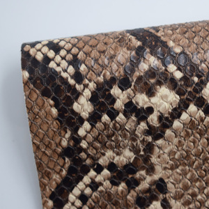 Rắn in da giả da da nhân tạo cho túi giày - Product Image 3