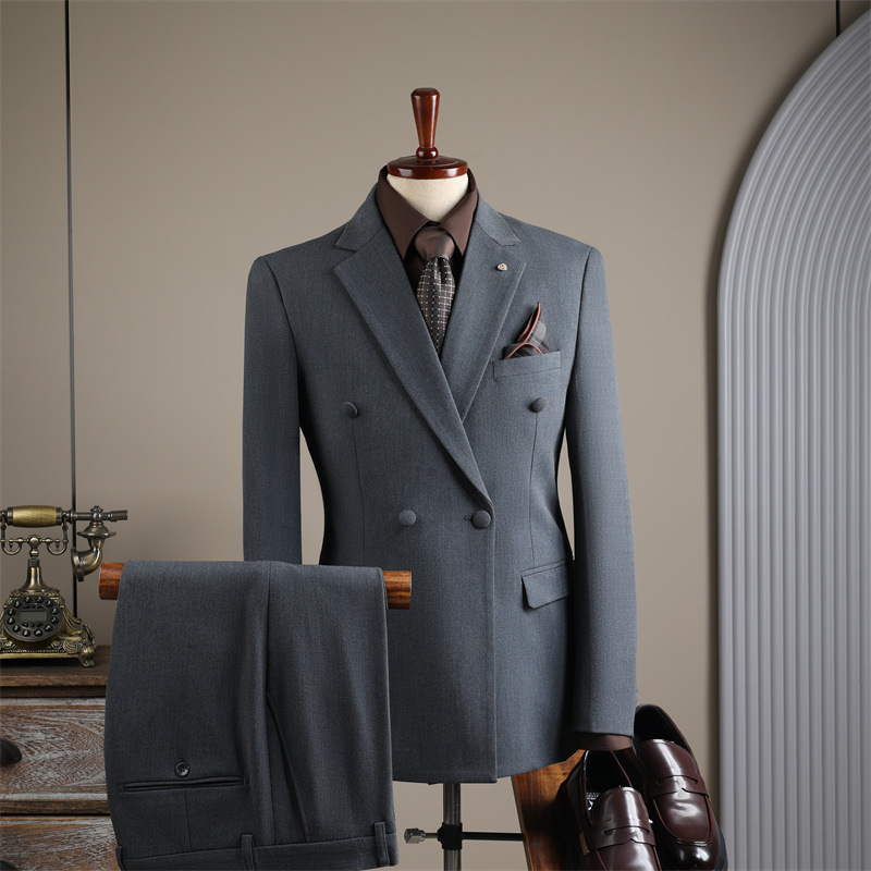 Grigio scuro (abito + pantaloni)