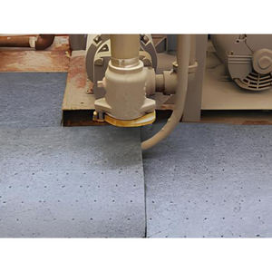 Absorbentes de derrames de líquidos peligrosos Carvel 38L en un kit de bandolera - Product Image 3