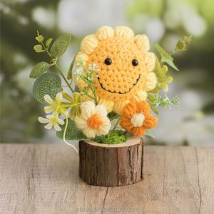 Maceta de Flores Tejida a Mano con Rosas y Girasoles para Decoración del Hogar - Product Image 6