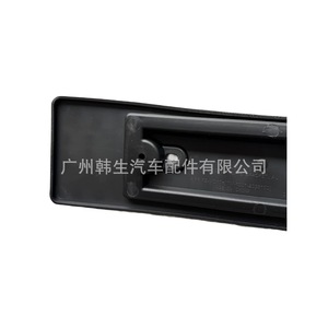 กรอบป้ายทะเบียนหน้ารถเทสลา รุ่น Y ระยะห่างรู 205 มม. แบบฝัง 1493100-00-B - Product Image 3