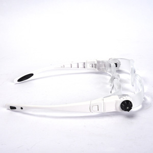 แว่นขยายอ่านหนังสือไฟ LED แบบพับได้หน้าจอโลหะสำหรับสวมศีรษะแว่นตา<span class=keywords><strong>2x</strong></span> กับ4X - Product Image 2