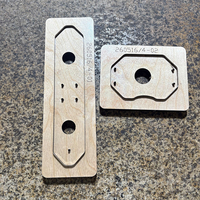 Matrice de découpe en acier sur mesure pour porte-clés en mousse et cuir, avec base en contreplaqué