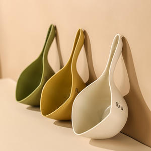 Nf2025112014 Louche à eau en plastique blanche 3L pour le shampoing et l'arrosage des plantes, usage domestique et cuisine - Product Image 2