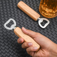 Ouvre-bouteille en acier inoxydable avec manche en bois, capable d'ouvrir les bouteilles de bière, outil de bar de cuisine, ouvre-boîte à bière, LOGO personnalisé