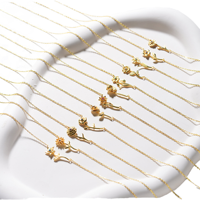 Collier pendentif décoratif tridimensionnel Fleur de Naissance de Décembre, chaîne à maillons en cuivre plaqué or massif 10K