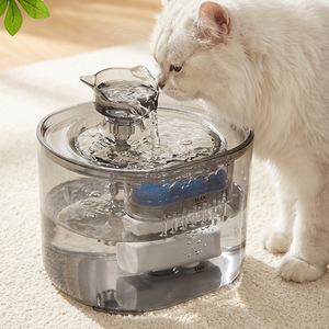 Fontaine à eau automatique Petmate ronde de 0,6 kg, détachable, pour chats et chiens, modèle gris translucide à brancher - Product Image 4