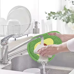 משטח ליקוק לכלבים מסיליקון בעיצוב אבוקדו, משטח האכלה איטית לחיות מחמד, ניתן להתאמה אישית עם לוגו, משטח ליקוק עם כוסות יניקה - Product Image 2