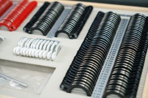 Juego de Lentes de Prueba Oftálmicas TL-V20, Diámetro Grande de 26 mm, Montura Combinada de Plástico y Metal, Plástico Colorido para Clínica de Optometría - Product Image 4