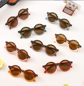Lunettes de soleil rétro pour bébés à imprimé léopard, tendance et mignonnes, verres colorés, fabriquées en PC et métal, vente en gros - Product Image 2