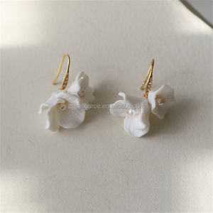 RE4493-2 मिट्टी फूल कान की बाली ताजे पानी मोती कान की बाली महिला शादी की पार्टी आभूषण - Product Image 3