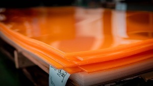 Sans impuretés personnalisé irisé <span class=keywords><strong>feuille</strong></span> <span class=keywords><strong>de</strong></span> stratifié acrylique fonte Usinable 5mm transparent Orange couleur <span class=keywords><strong>feuille</strong></span> acrylique - Product Image 4