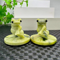 Vente en gros de sculptures d'animaux en jade Xiuyan naturel, grenouilles dansantes en cristal pour la décoration de la maison
