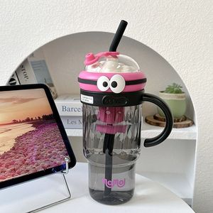 Copo de Plástico com Design Fofo de Olhos Grandes e Alça, Direto da Fábrica, para Suco e Sorvete - Product Image 4