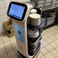 Robot de livraison de nourriture intelligent à navigation automatique 2026 Mars, robot serveur intelligent à recharge automatique avec écran publicitaire de 15 pouces