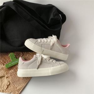 Trendy Women White Board <b>Shoes</b>, Comfortable <b>Soft</b> Sole Design, Daily Versatile Sports Footwear - Product Image 3
