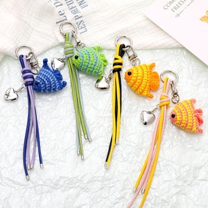 Llavero de macramé hecho a mano con forma de pez, accesorio de moda para mujer, borla larga de cuero PU, accesorios de ropa, llavero de ganchillo con forma de animal para niñas - Product Image 1