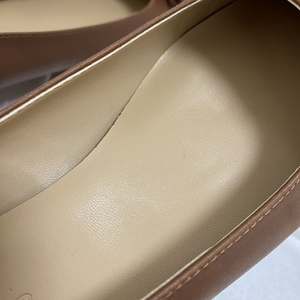 Mocassins plats en cuir de veau à bout carré avec boucle nœud papillon pour femme, grandes tailles, personnalisables avec logo, du 35 au 43 - Product Image 4