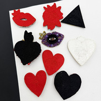 Patch en tissu feutré non tissé fait main haut de gamme, en forme de cœur, avec applique en soie indienne et perles à base de feutre, pour la décoration de vêtements