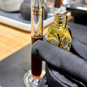 Best Price Eco-Friendly Natural Agarwood <b>Oud</b> Essential Oil Homeopathic Aromatherapy Reed <b>Diffuser</b> Beards Vietnam Origin Viet Nam - Product Image 1