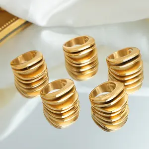 Europäische und amerikanische Nische INS Style 18 Karat vergoldet übertrieben drei schicht iger Arc Ring Damenmode Joker Trendy Ring