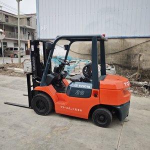 รถยกดีเซล FD20 2T/3T มือสอง ยางกันลื่นสำหรับงานหนัก  ขับเคลื่อนบนพื้นที่ขรุขระได้ ทนทาน เชื่อถือได้ - Product Image 2