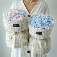Petit bouquet de roses parfumées fait à la main Crushed Ice Blue Popular for Girls Wives-Savon aux fleurs éternelles pour la Saint-Valentin chinoise