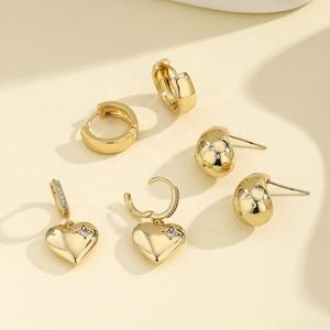 Pendientes de Oro de 18K con Forma de Corazón, Diseño Geométrico con Incrustaciones de Diamantes, Estilo Francés de Alta Gama, Chapado en Cobre - Product Image 5