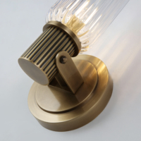 Lampu Dinding Kristal Desain Modern E14 Kaca Tembaga Kustom, Lampu Dinding Kuningan untuk Dekorasi Rumah, Hotel, Vila, dan Kamar