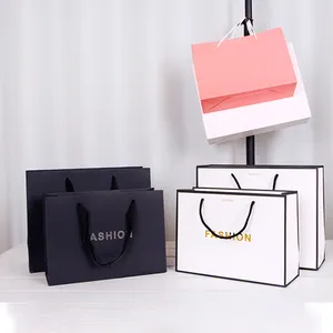 Atacado Cheap Hot Gifts Customized Shopping Paper Bags Impresso com Seu Próprio Logotipo
