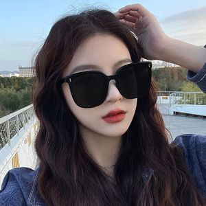 Nouvelles Lunettes de Soleil Polarisées Style Coréen <span class=keywords><strong>2023</strong></span> Hommes Femmes Anti-UV UV400 Monture Complète Idéales pour TikTok et Soirées - Product Image 2