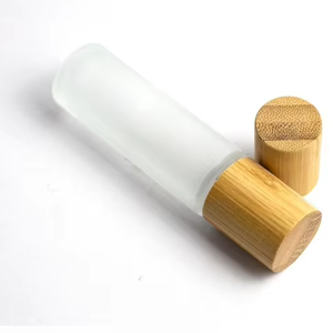Botella Roll-on Personalizable con MOQ Bajo, Tapa de Bambú, Botella Roll-on de Perfume Personalizable de Alta Calidad para Suero para el Cuidado de la Piel - Product Image 1