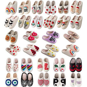 Vente chaude hiver chaud pantoufles mode enfants intérieur enfant chaussures sourire visage coeur champignon conception en peluche doux floue pantoufle garçons - Product Image 1