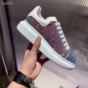 Zapatos de Verano de Moda para Caminar en Europa y Estados Unidos, Mocasines para Hombre y Mujer, Color Blanco Brillante, Suela Gruesa, Ligeros y Acolchados - Product Image 3