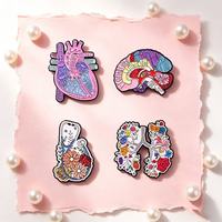 Groothandel Metal Cartoon Pins Schattige Menselijke Hart Organ Bloem Emaille Pin Creatieve Broche Badge Persoonlijkheid Kleding Accessoires