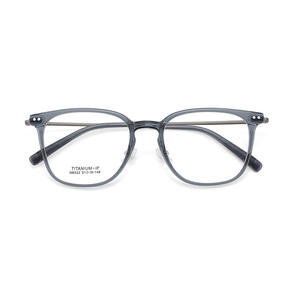 Montura de Gafas Cuadradas de Titanio Marca B M8322 51-19-148 Ligeras Unisex con Lentes de Resina de Marco Completo - Product Image 1