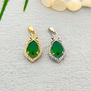 Colgante de cristal con forma de gota de agua con incrustaciones de piedra verde y engaste de garra para mujer, uso diario, colgantes solitarios, origen Yiwu - Product Image 1