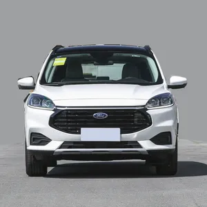 Bord escape 2024 ECO Boost 245 two-wheel drive luxury SUV