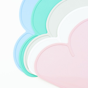 แผ่นรองจานซิลิโคนรูปเมฆแบบพกพาสำหรับเด็ก  ทำความสะอาดง่าย - Product Image 4